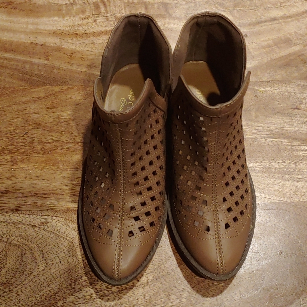 Cupcake Couture Short Boots Size 13